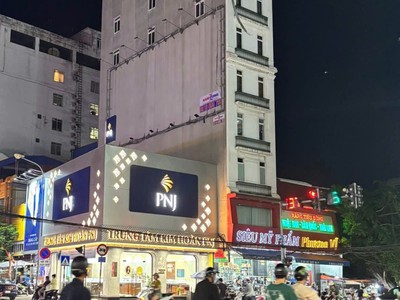 Mặt đường Trần Nguyên Hãn gần chợ An Dương - 190m2 - MT 7,2m - 3 tầng - 3 mặt thoáng - giá 36 tỷ 0