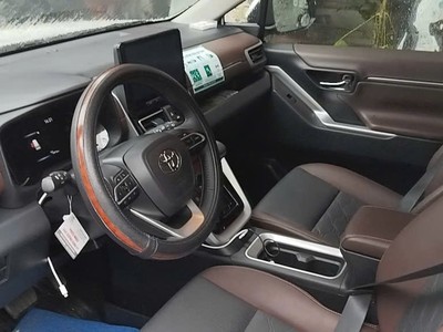 Toyota Innova 2024 Hybrid Trắng- 920 triệu 3