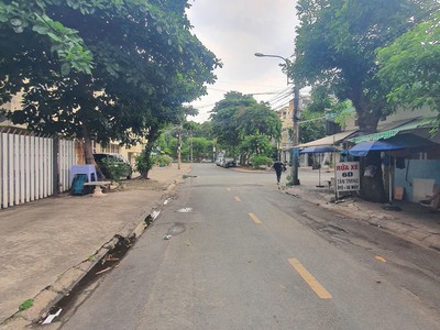 Bán biệt thự sân vườn MT đường số 6D Khu Phước Bình, P. Phước Long, TP. Thủ Đức 2