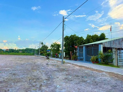 Bán đất 200m2 tại Nguyễn Huệ, xã Minh Long, huyện Chơn Thành, giá cực chất 750 triệu VND 0