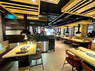 Cho thuê nhà mặt tiền đường Phan Xích Long, Phường Cầu Kiệu, Hồ Chí Minh. DT: 400M2, GIÁ 120TR/THÁNG 2