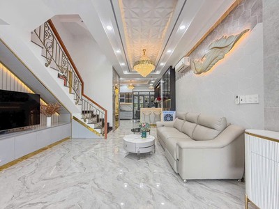 Nhà đẹp tân cổ điển, có thang máy, 4 tầng lung linh, khu cán bộ ở đông 1