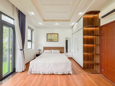 Nhà đẹp tân cổ điển, có thang máy, 4 tầng lung linh, khu cán bộ ở đông 3