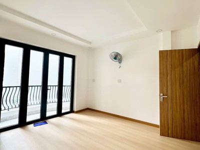 Nhà to nhà bé miễn đẹp là được2p qua tân phú,2 tầng,2pn,tặng nội thất. giá nhỉnh 5 tỷ 3