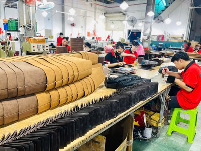 Nhận sản xuất phụ kiện thời trang bằng da theo thiết kế riêng - số lượng lớn giá tốt 3