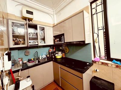 Bán nhà tầng 2 và tầng 3 mặt phố hòe nhai, 75m2, mặt tiền 5.7m, 9.8 tỉ, nhà đẹp ở ngay 1
