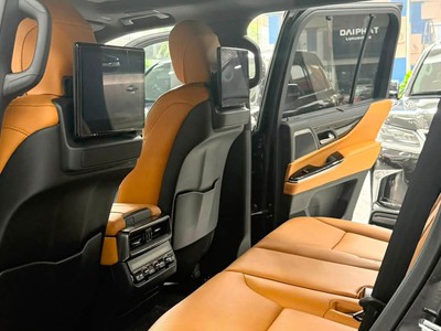 Bán Lexus LX600 Urban 7 chỗ màu Đen. Xe cực đẹp. 7