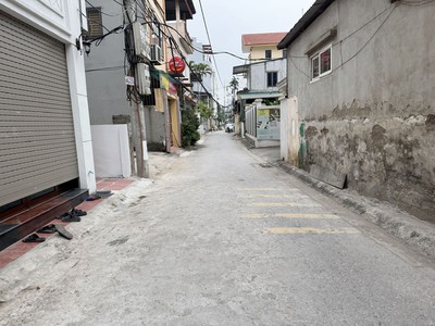 Cần bán 136,76m2 đất ngõ 51 Phố Giang Biên. Đường thông ô tô, gần trường chợ 2