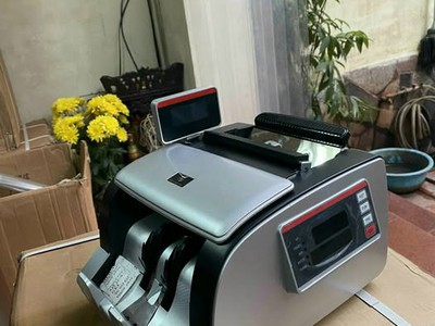 Máy đếm tiền XR-0366UV đếm thông thường giá rẻ 0