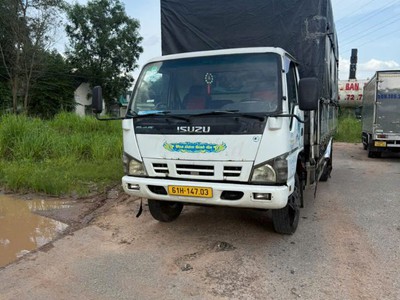 Bán Xe Tải Isuzu 4.7 Tấn Thùng Dài 6 Mét Giá Chỉ 255 Triệu 0