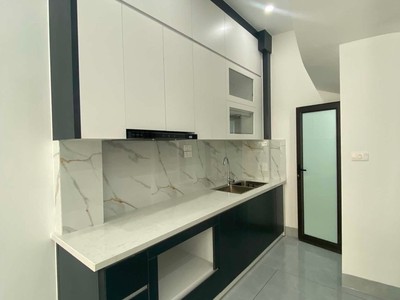 Nhà Đẹp Giang Xá Trôi 32m - 5 Tầng ô tô 50m - Không Quy Hoạch 4ty7 0