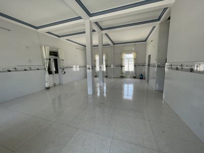 Bán nhà biệt thự 3 tầng tại Ngô Đến Nha Trang, diện tích đất 1139m2 chốt ngay giá tốt 16