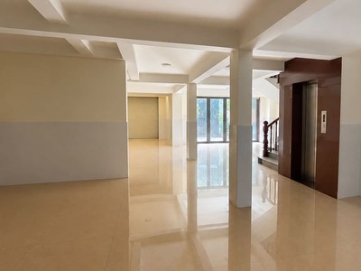 Cho Thuê Tòa Nhà Mặt Tiền Hoàng Diệu 2, P. Linh Chiểu, Thủ Đức DT 250m2, 5 Tầng - Giá TL 4