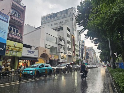 Cho thuê nhà mặt tiền đường Hai Bà Trưng, Phường Xuân Hoà, Quận 3, Hồ Chí Minh. DTSD: 570M2 3