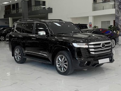Siêu lướt 5000Km. Land Cruiser LC300 sản xuất 2026. 2