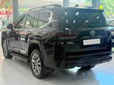 Siêu lướt 5000Km. Land Cruiser LC300 sản xuất 2026. 5
