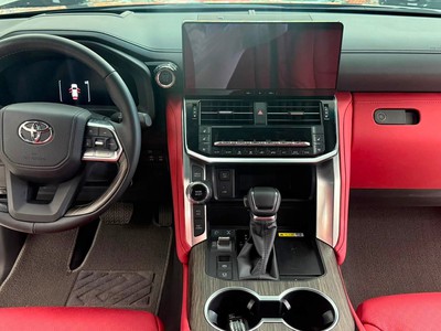 Siêu lướt 5000Km. Land Cruiser LC300 sản xuất 2026. 8