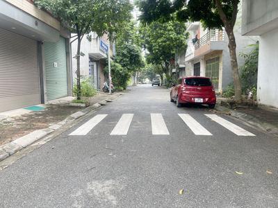 Bán Đất TĐC Giang Biên - Việt Hưng 40m2, MT 4m Khu Phân Lô, Đường Ô Tô Tránh 8