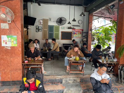 Do có việc riêng không trông coi quán được nên sang lại quán Cafe góc 2 mặt tiền 0