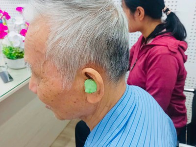 Tặng ông bà bố mẹ máy trợ thính món quà của sự kết nối 4