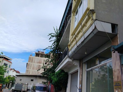 Cho thuê nhà mới 4 tầng khu vườn hồ 2, cự khối, long biên 2