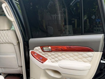 Lexus GX470 màu đen, dòng SUV 7 chỗ, động cơ xăng, hộp số tự động. Nhập khẩu từ Mỹ 2