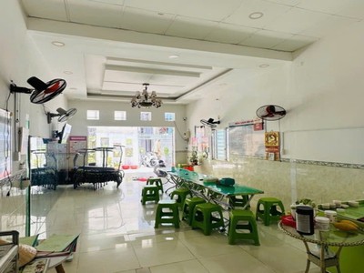 H2685 nhà 2 tầng diện tích khủng 180m2 sát chợ cầu - giá 9.x tỷ 0