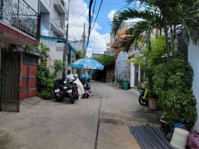 L2688 đất vuông a4 sát chợ cầu nguyễn văn quá - chỉ 8.x tỷ 2
