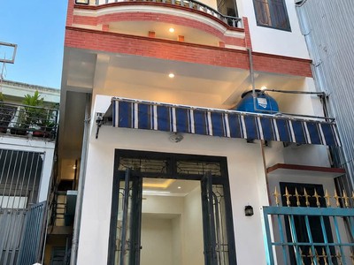 4.1 tỷ kiệt gần lê duẩn, 78m2, ngang hơn 6m, 2.5 tầng kiên cố, 3pn, sân rộng, giảm sâu 700tr 0