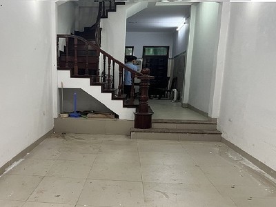 Cho thuê nhà 5 tầng mặt ngõ 2 phố Hoàng Sâm - 18 triệu/th, ngõ rộng để ô tô - xa máy 1