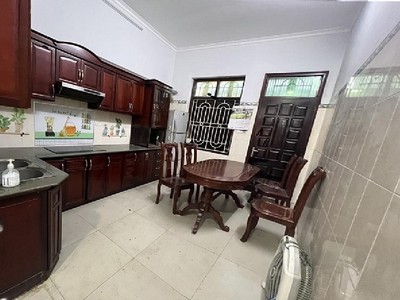 Cho thuê nhà 5 tầng mặt ngõ 2 phố Hoàng Sâm - 18 triệu/th, ngõ rộng để ô tô - xa máy 2