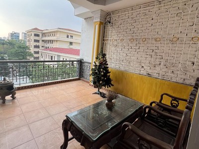 Cho thuê nhà 5 tầng mặt ngõ 2 phố Hoàng Sâm - 18 triệu/th, ngõ rộng để ô tô - xa máy 7