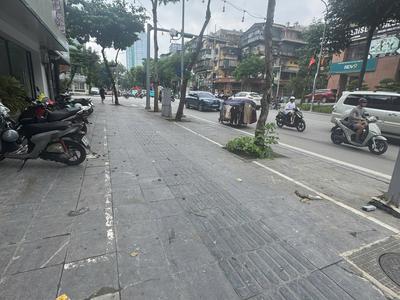Chính chủ cho thuê MBKD vị trí đắc địa mặt tiền 12m phố Huỳnh Thúc Kháng, Đống Đa, Hà Nội 0