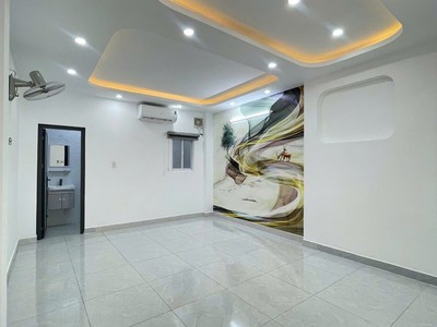 HƯƠNG LỘ 2, 3 TẦNG, 4 x 14, NHỈNH 5 TỶ  Thuận tiện để kinh doanh  Hẻm xe tải đua  Đầy đủ tiện ích  P 4