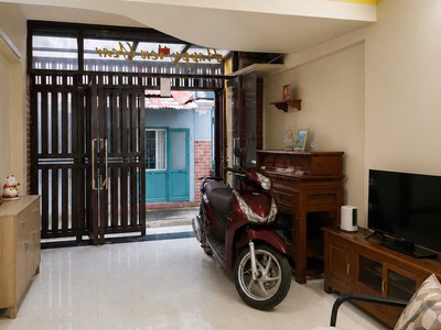 Ngay vách nhật tảo - lý thường kiệt quận 10 - 4 tầng btct kiên cố - cách mặt tiền 10 căn 2