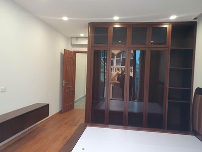 nhà 52m2 x 5t ngọc trì , cổ linh view hồ , gần aeon các trường liên cấp , giá 15,x tỷ 2