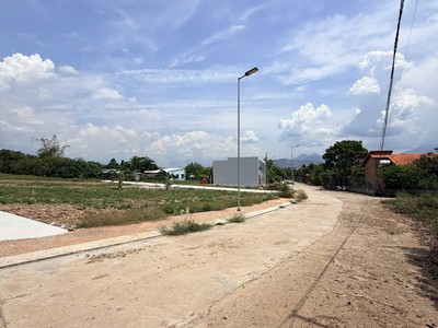 Chính chủ bán lô đất nền Tây Nha Trang - giá chỉ 882 triệu sổ sẵn, full thổ cư 5