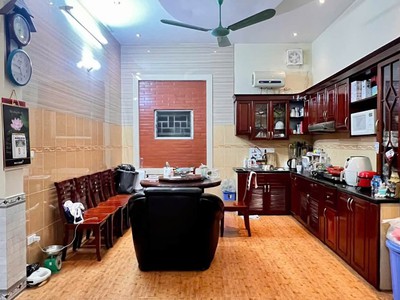 Bán nhà mặt phố phó đức chính, 100m2, 4 tầng, mặt tiền 4.6m, 54 tỉ, vỉa hè rộng, kd tốt 1