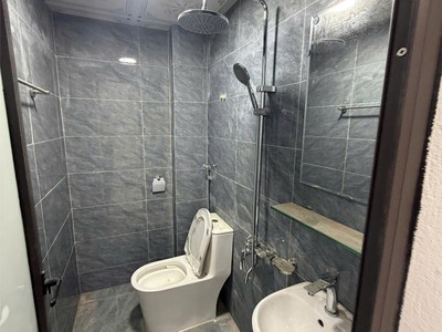 Cho thuê nhà nguyên căn hữu hòa 50m 2 tâ, phù hợp kinh doanh, giá 4,5 triệu/tháng. 3
