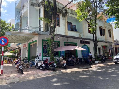 Sang nhượng hoặc cho thuê mặt bằng kinh doanh góc 2 mặt tiền vị trí đẹp 0