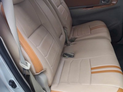 Toyota Innova 2011 8 chỗ Bạc 4
