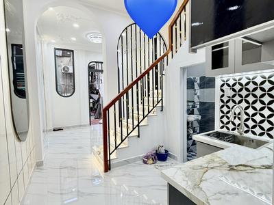 Nhà mới 3 tầng- gần ngay khu ẩm thực vĩnh khánh và hẻm xe hơi đ.đoàn văn bơ- hoàng diệu- nguyễn tất 3
