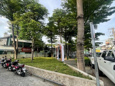 Bán mặt tiền hẻm đ.tôn đản- khu vực kinh doanh sầm uất- hẻm thông ra đ.số- cách 50m ra đ.xe hơi- 2
