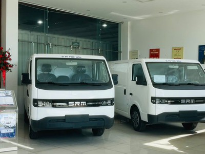  SRM E60   E80   Xe van điện thế hệ mới: 2