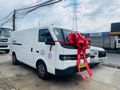  SRM E60   E80   Xe van điện thế hệ mới: 4