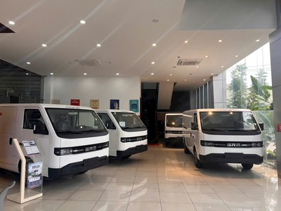  SRM E60   E80   Xe van điện thế hệ mới: 6