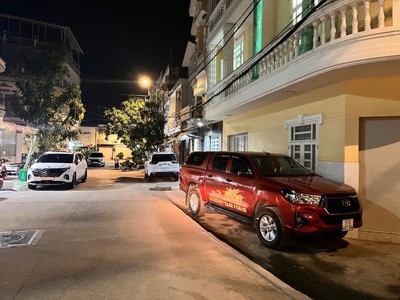 Nhà ngang 10m, có thang máy, cạnh phú mỹ hưng, chỉ hơn 8 tỷ 2