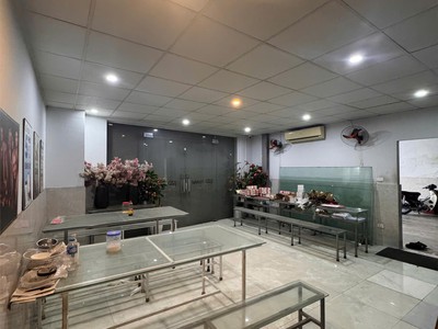 Cho thuê kho 4 tầng bát khối   long biên  2.000m  sàn  có thang hàng   pccc tự động  165 0