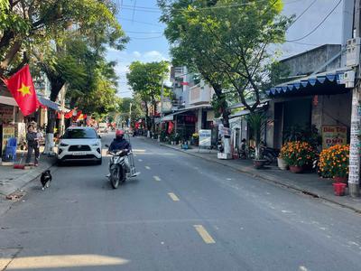 Bán đất - tặng nhà cấp 4 mt đường tôn đản - trục đường kinh doanh 2