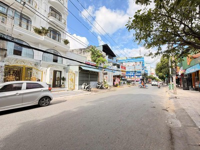 Chính chủ bán nhà mặt phố tại trần thị trọng,giá 17,9 tỷ,80m2,hàng hiếm tân bình 2